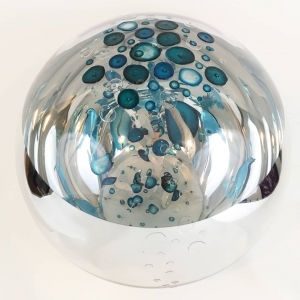 Distorted-Gazing-Ball-in-Blue